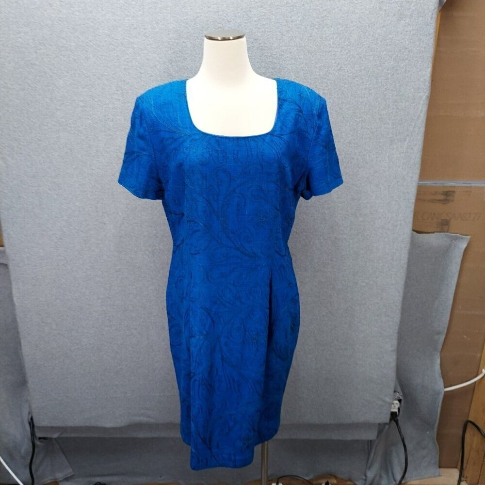 VTG‎ Maggy London Blue Embroidered Flowers Dress, Cap Sleeves, Size 14 Vintage